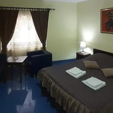 Smestaj Franica Hostel *